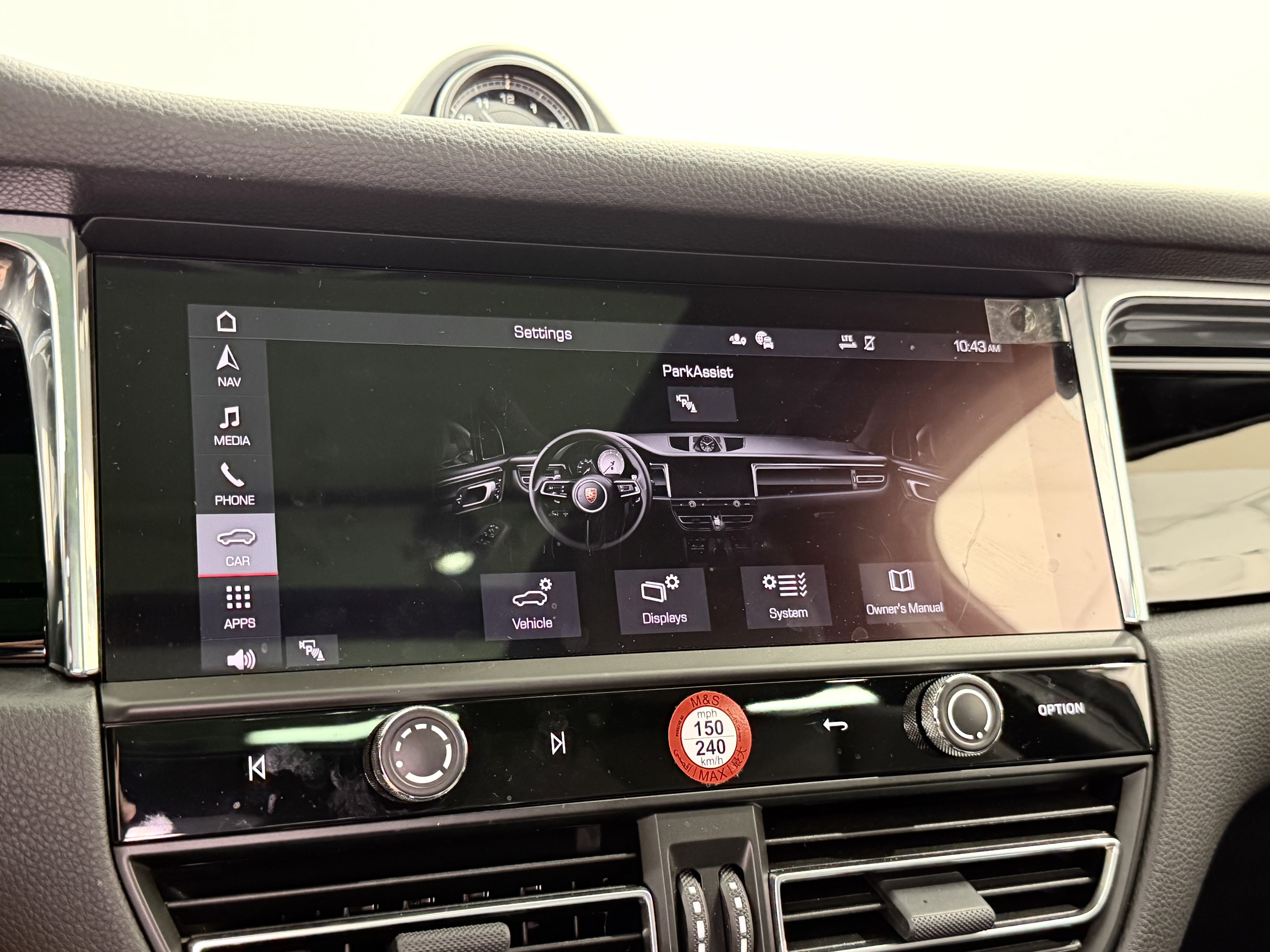 Certified 2026 Porsche Macan AWD/4WD image 40