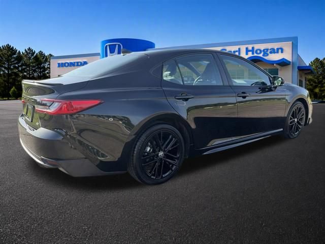 Used 2025 Toyota Camry SE FWD image 3
