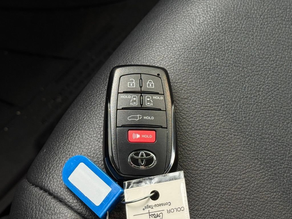 Used 2026 Toyota Sienna XSE AWD/4WD image 34