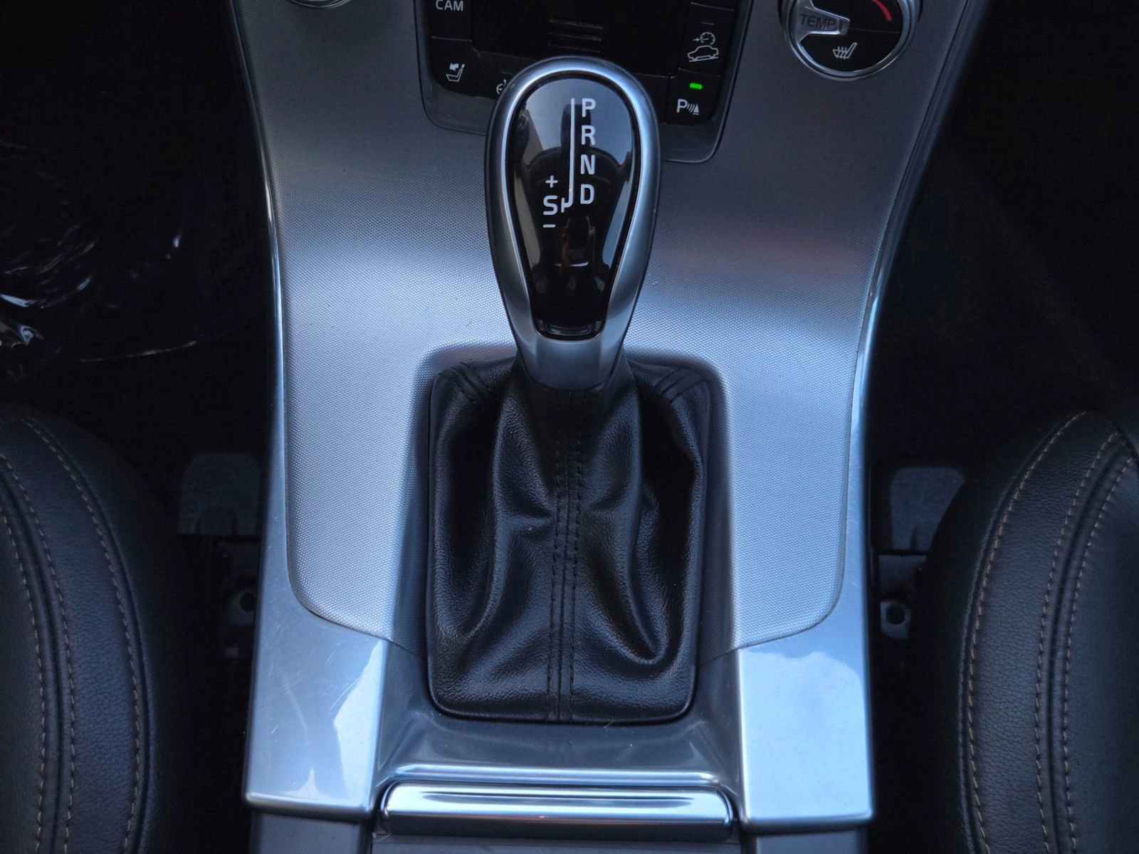 Used 2017 Volvo V60 T5 Cross Country Platinum w/ Climate Package image 29