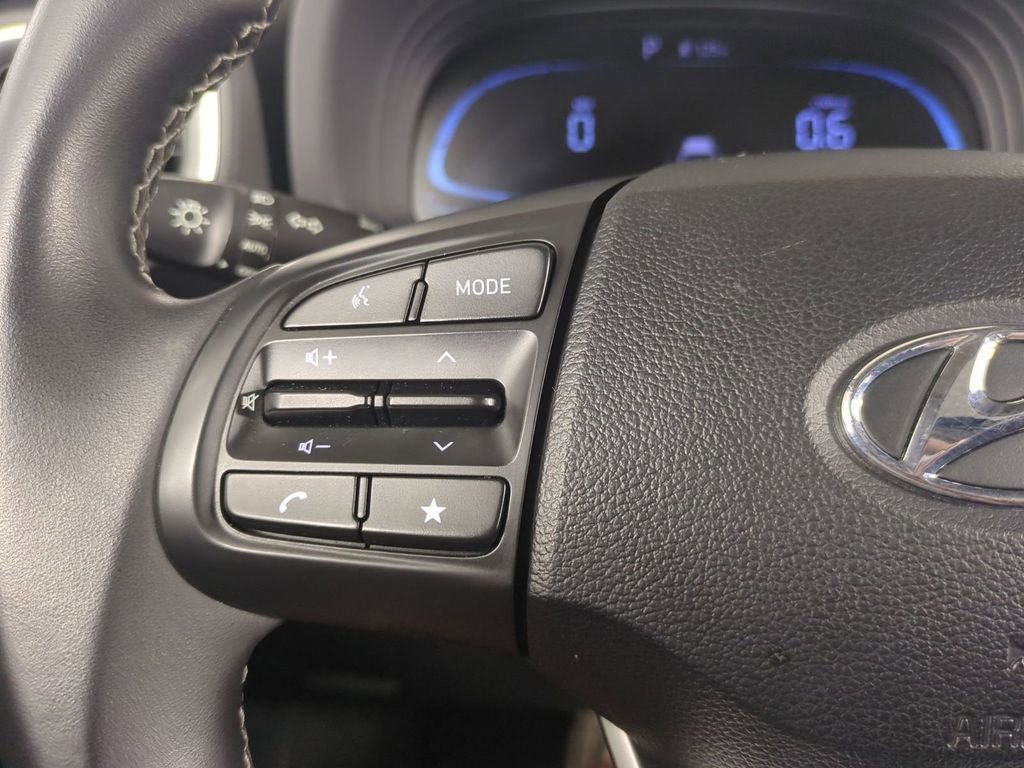 Certified 2023 Hyundai Venue SEL w/ Cargo Package image 30