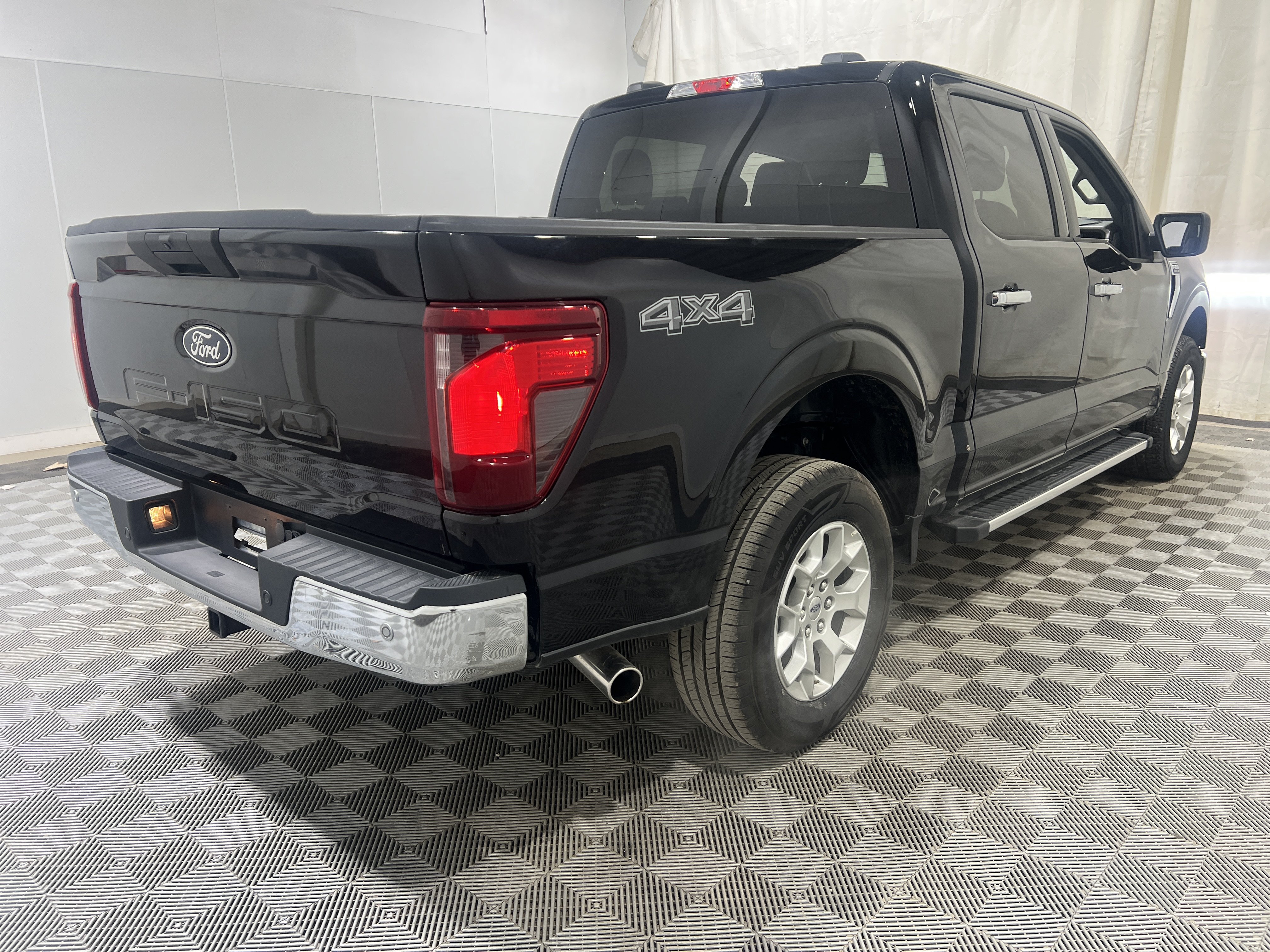 Used 2025 Ford F150 XLT w/ Equipment Group 301A Standard AWD/4WD image 3