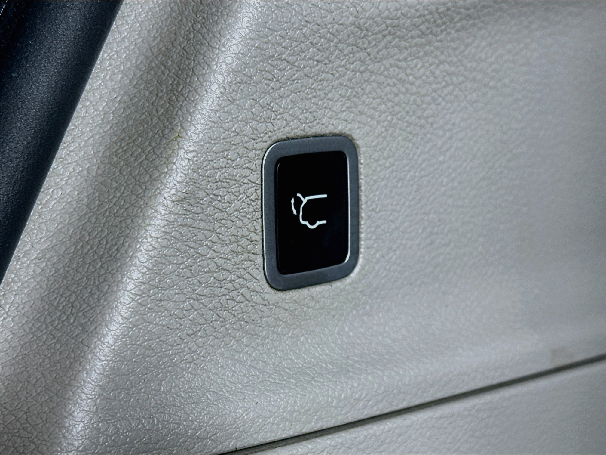 Used 2019 Chrysler Pacifica Touring-L Plus w/ Advanced Safetytec Group FWD image 32