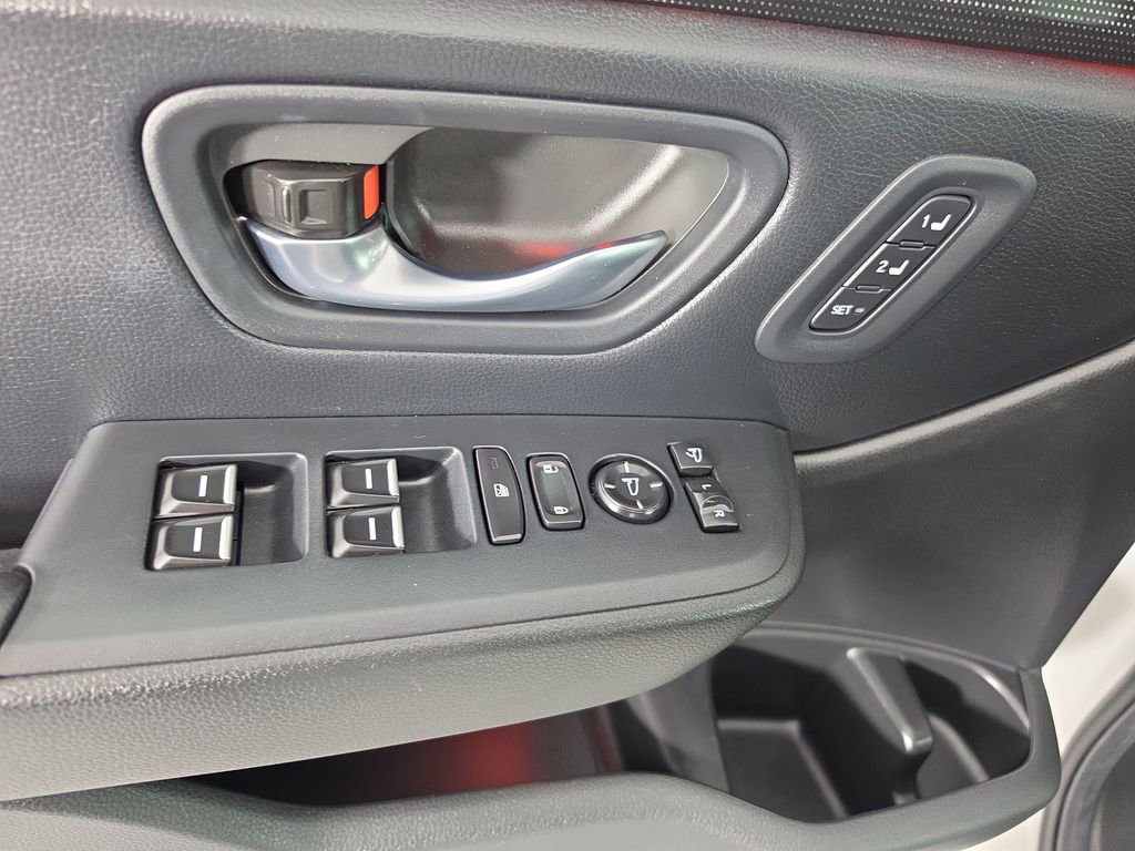 Used 2025 Honda Pilot Black Edition image 12
