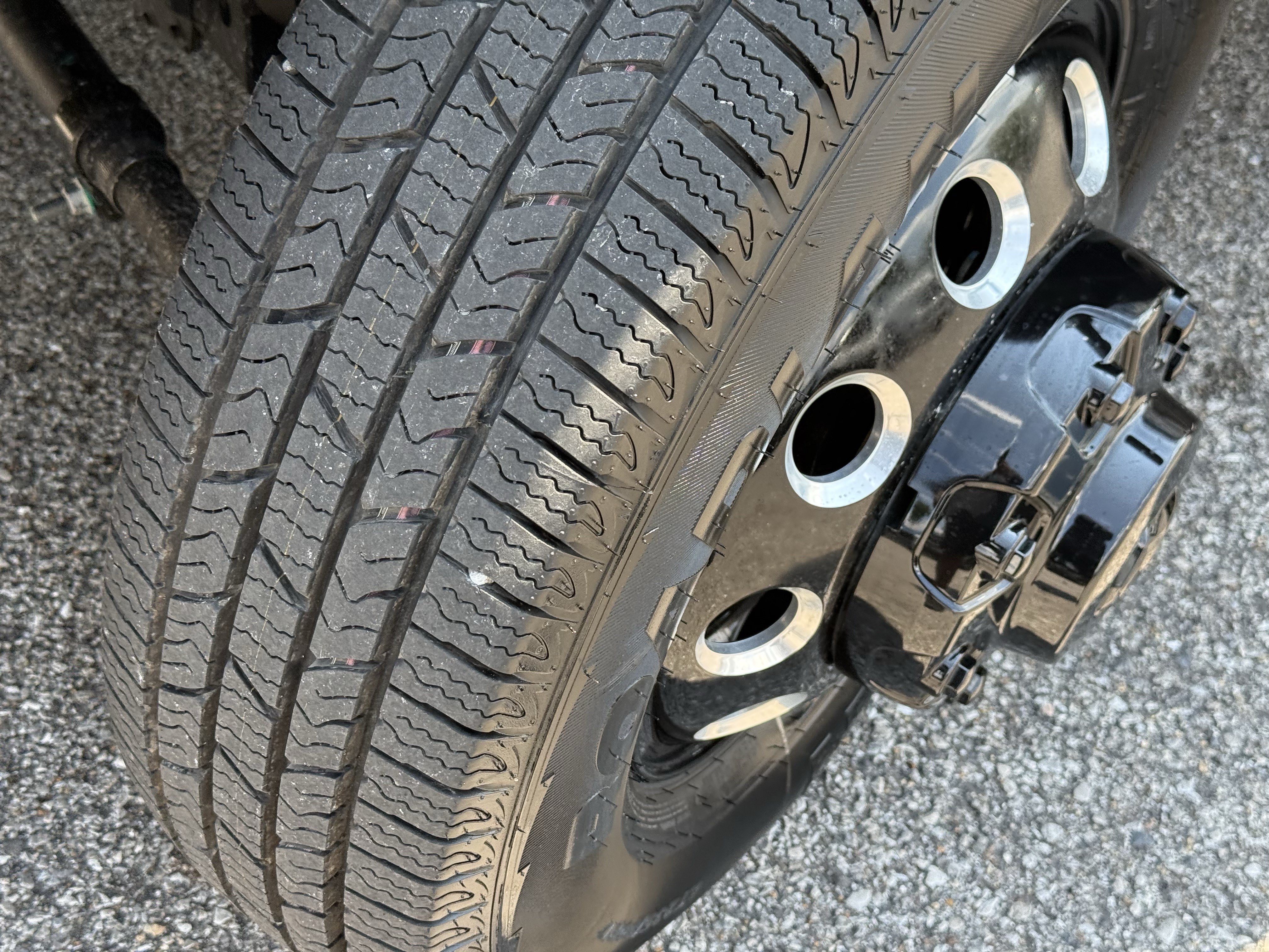New 2027 RAM 3500 Laramie AWD/4WD image 12