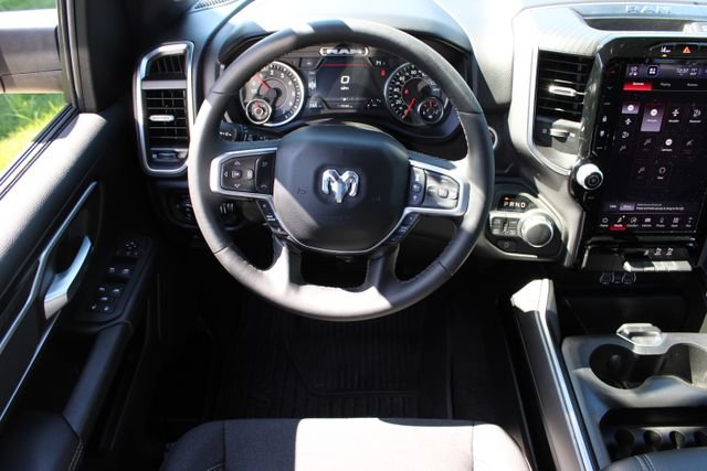 Used 2025 RAM 1500 Big Horn AWD/4WD image 30