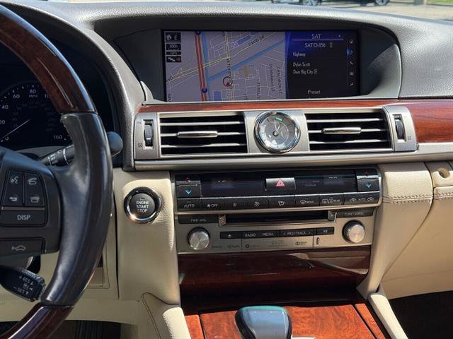 Used 2017 Lexus LS 460 w/ Comfort Package RWD image 12