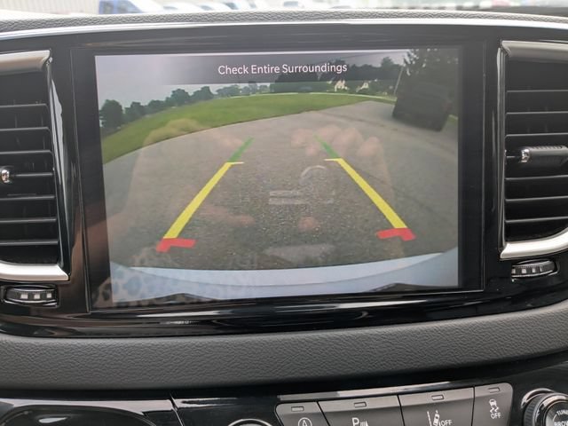 Used 2024 Chrysler Pacifica Touring-L FWD image 30