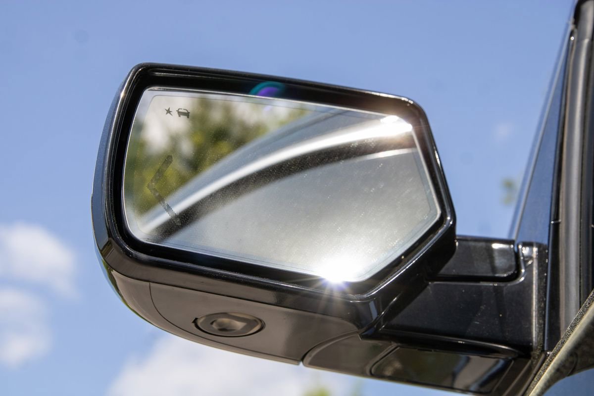 Used 2017 Chevrolet Suburban Premier AWD/4WD image 56