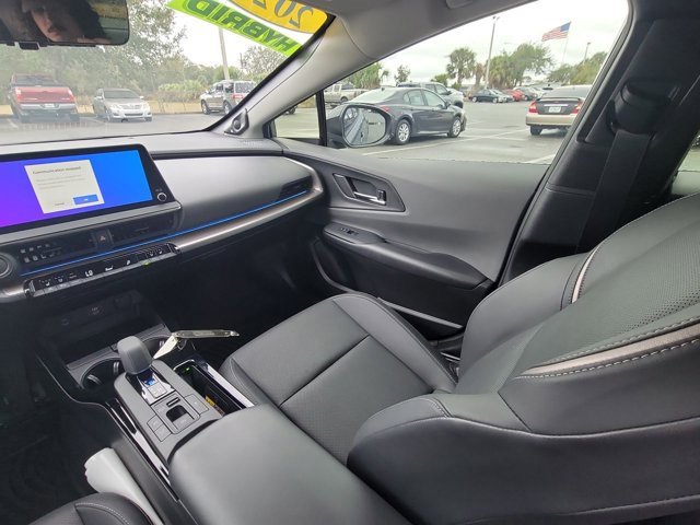 Used 2023 Toyota Prius Limited image 3