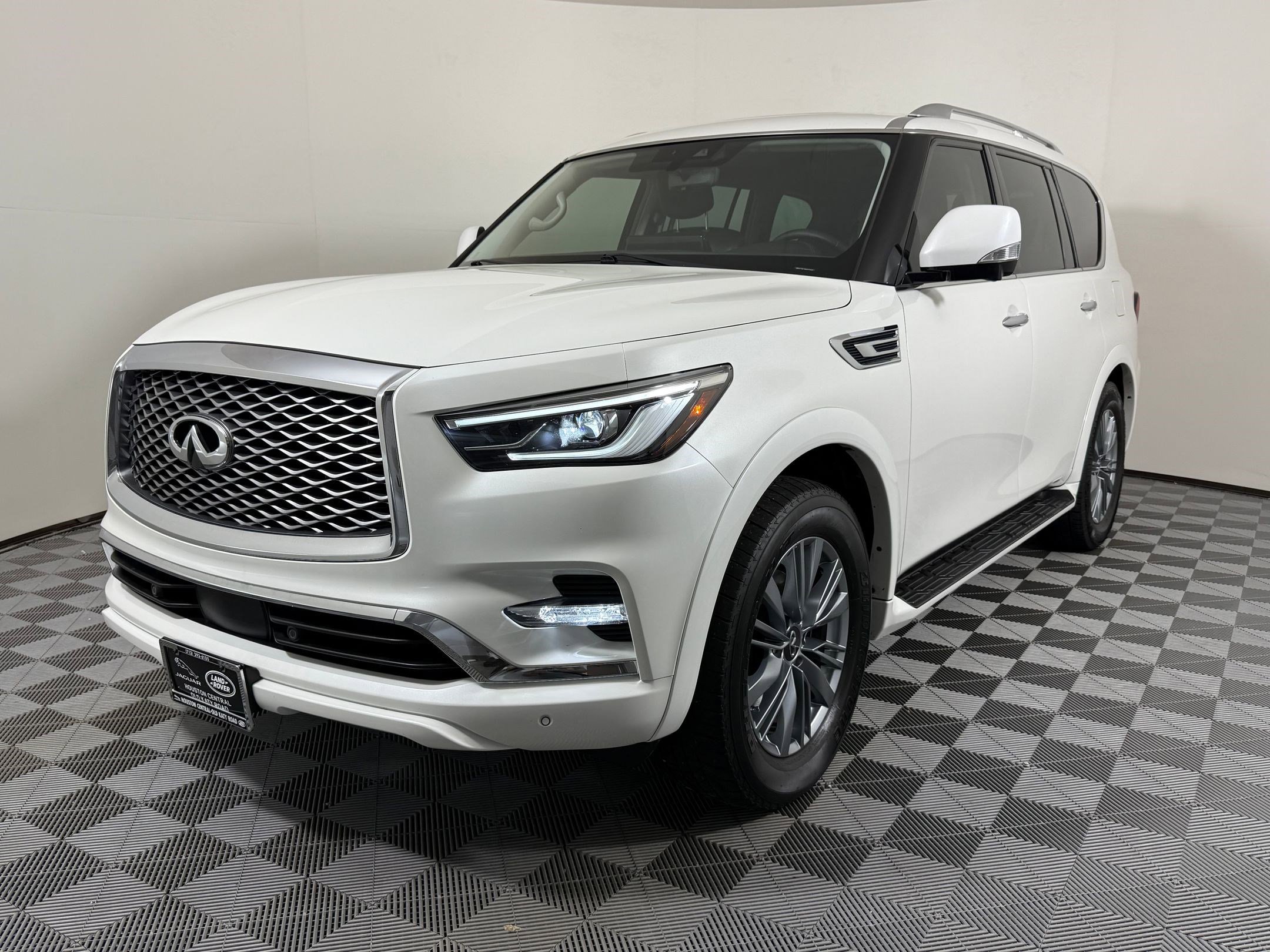 Used 2022 INFINITI QX80 Luxe w/ Cargo Package