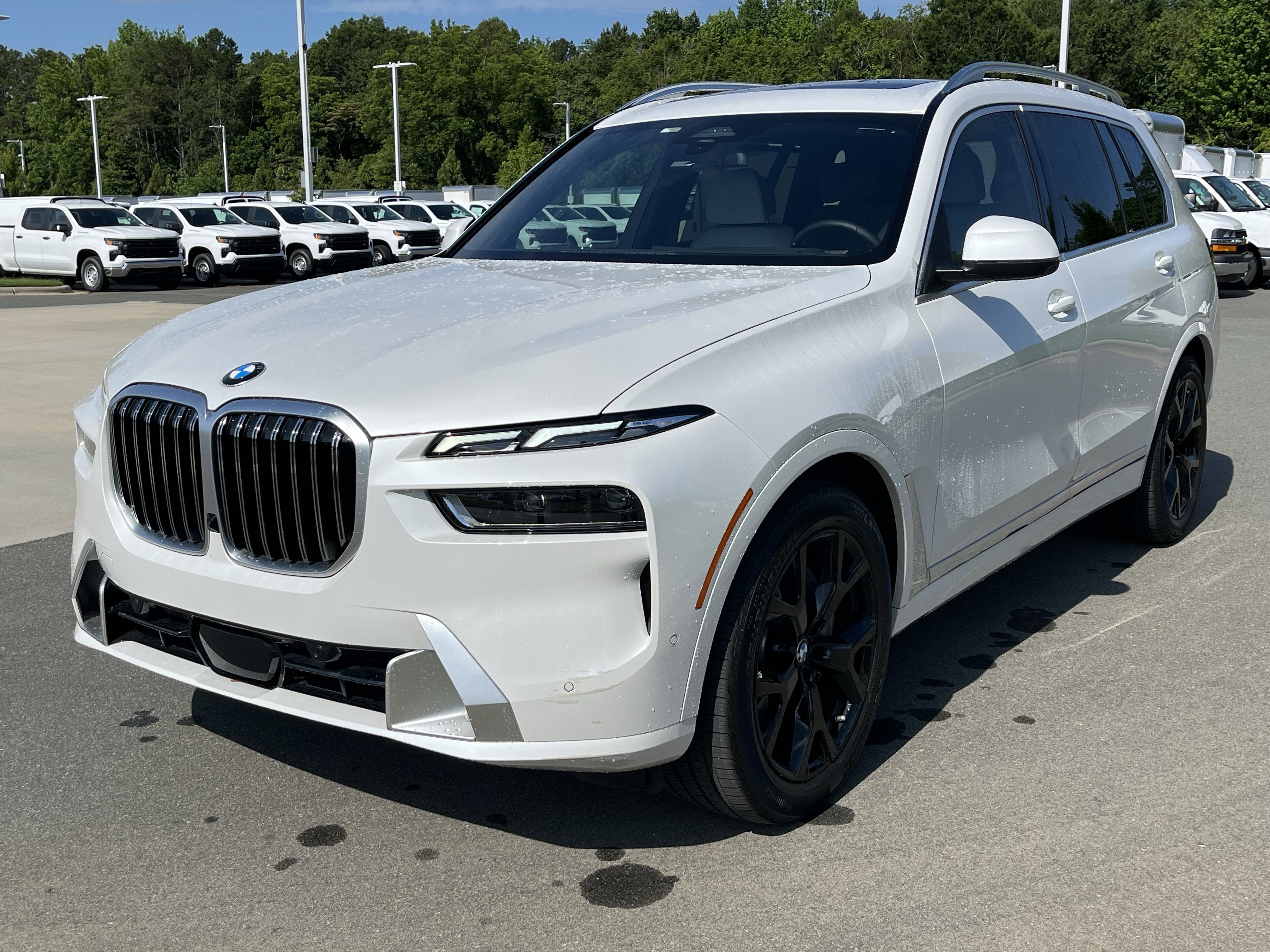 Used 2024 BMW X7 xDrive40i w/ Premium Package AWD/4WD image 5