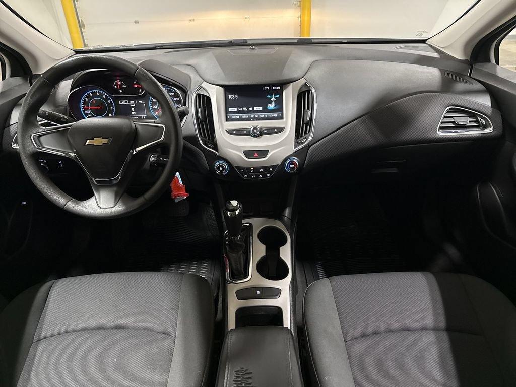 Used 2017 Chevrolet Cruze LS FWD image 10