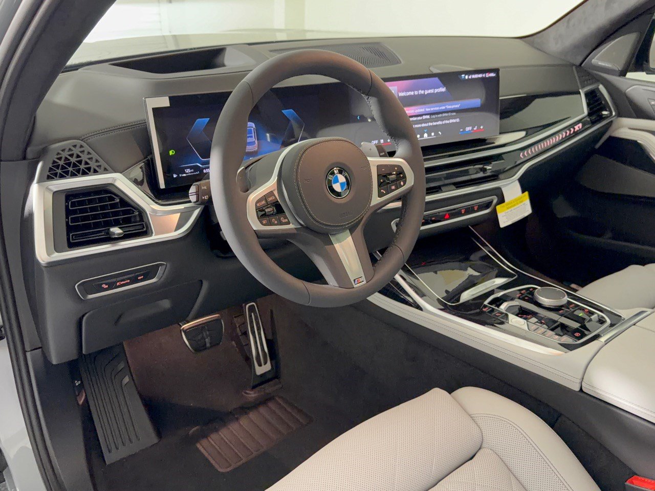New 2027 BMW X7 xDrive40i w/ M Sport Package AWD/4WD image 4