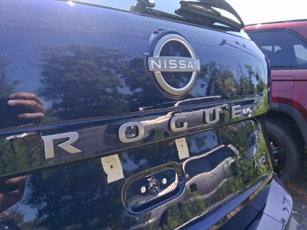 Used 2026 Nissan Rogue SV AWD/4WD image 14