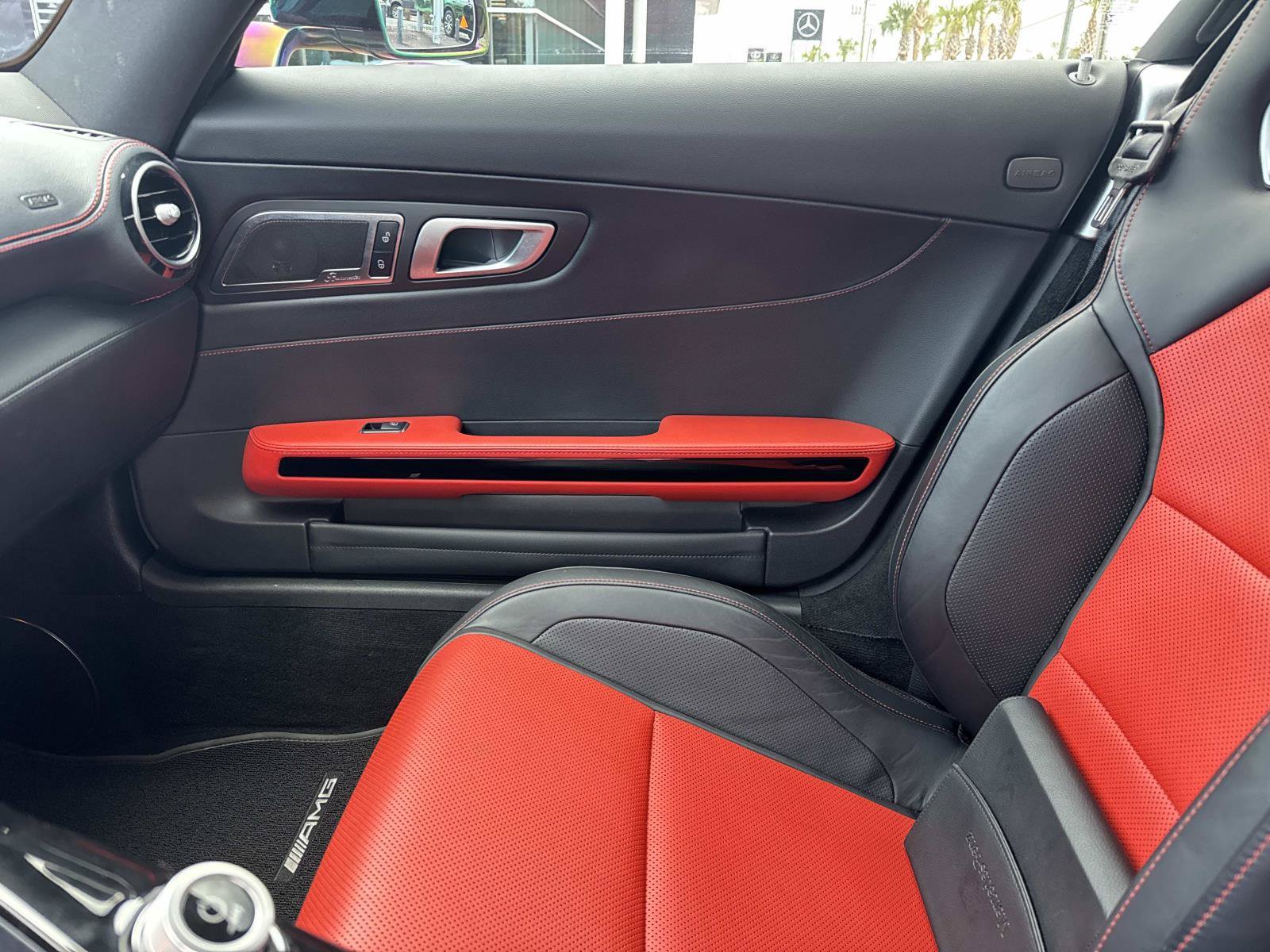 Used 2018 Mercedes-Benz AMG GT Roadster image 16