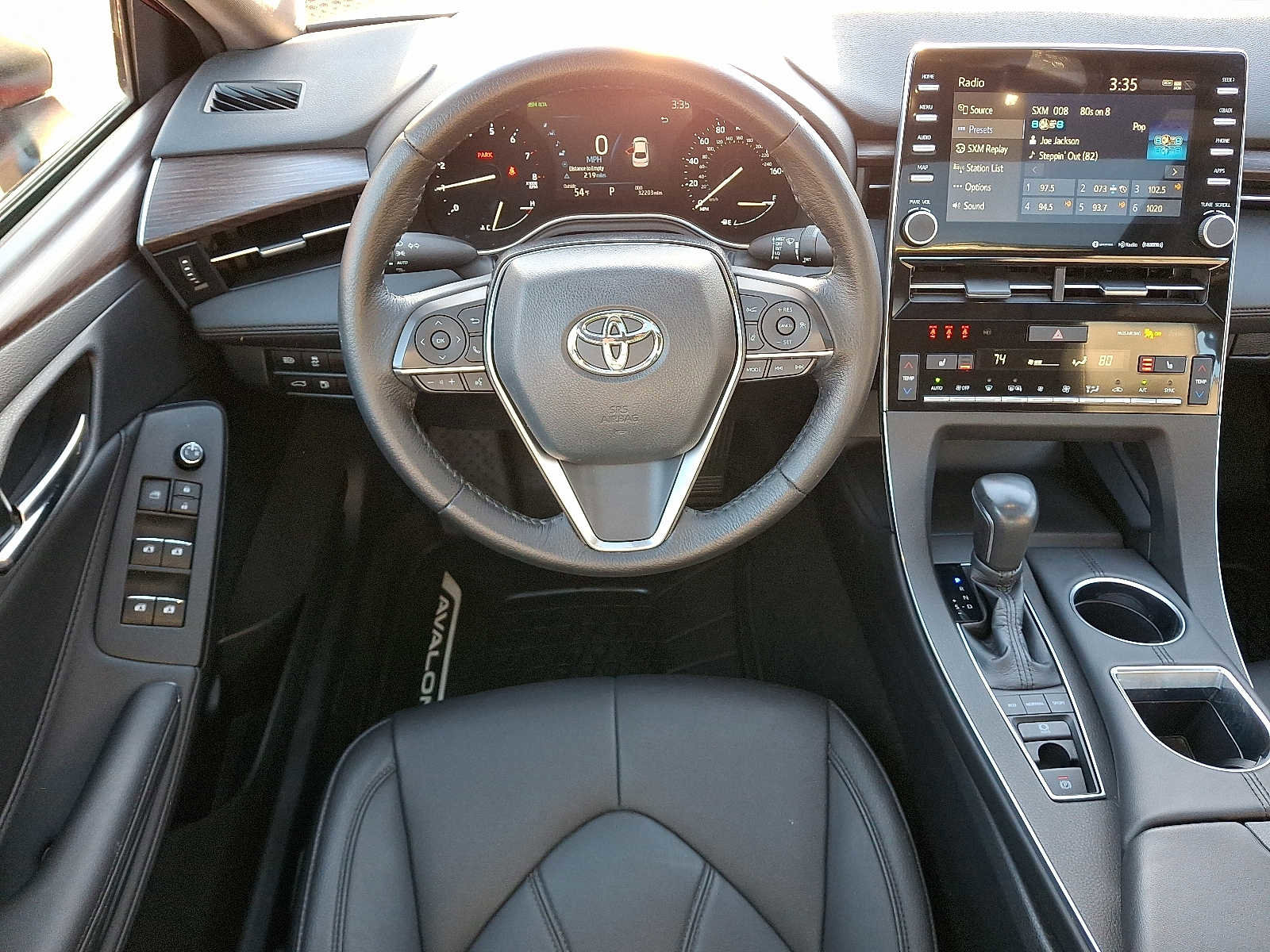 Used 2021 Toyota Avalon XLE w/ Moonroof Package image 13