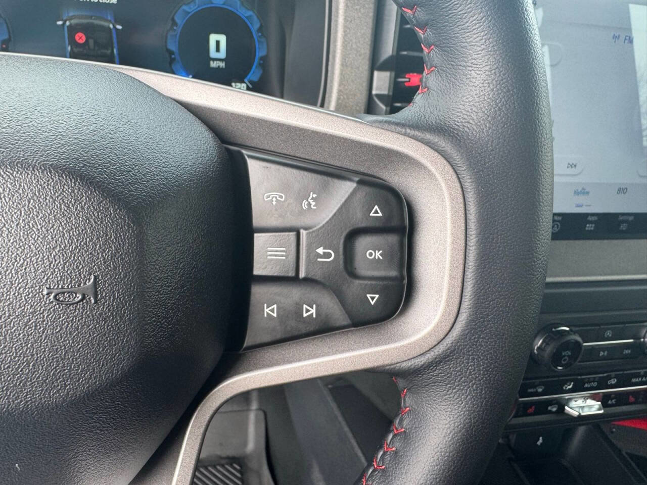 Used 2025 Ford Bronco Big Bend w/ Black Diamond Package image 19