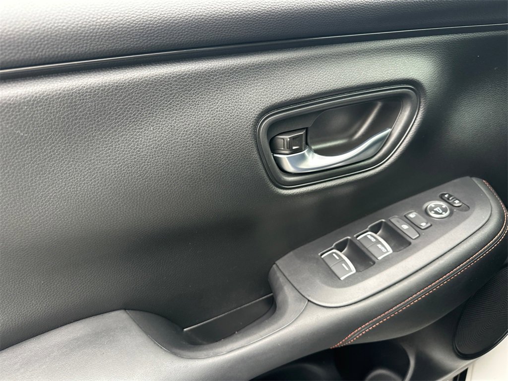 Used 2025 Honda HR-V Sport image 31