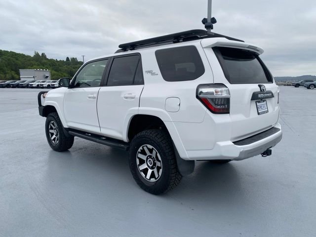Used 2018 Toyota 4Runner TRD Off-Road Premium AWD/4WD image 6