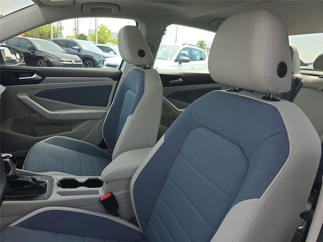 New 2026 Volkswagen Jetta SE FWD image 17