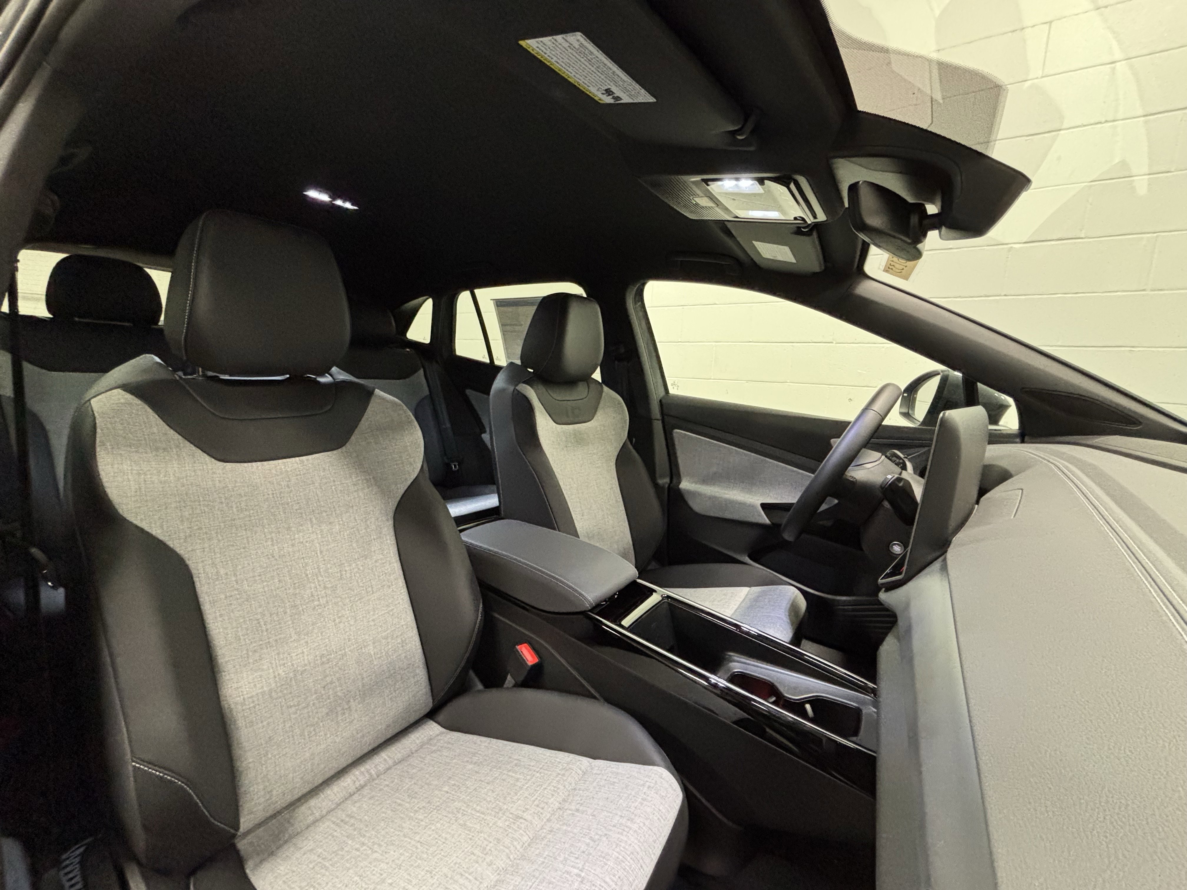 New 2025 Volkswagen ID.4 Pro image 13