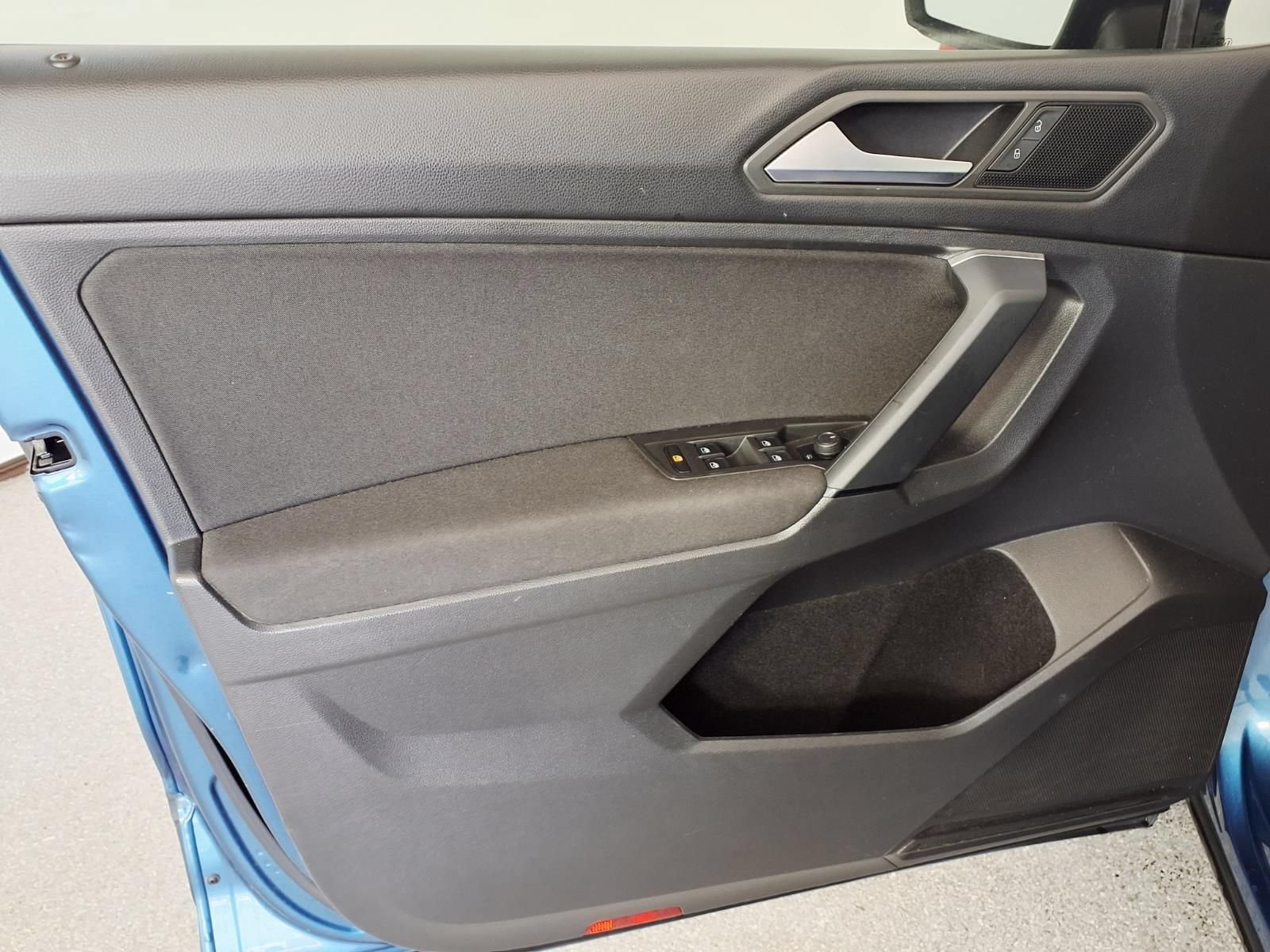 Used 2019 Volkswagen Tiguan S w/ Driver Assistance Package FWD image 25