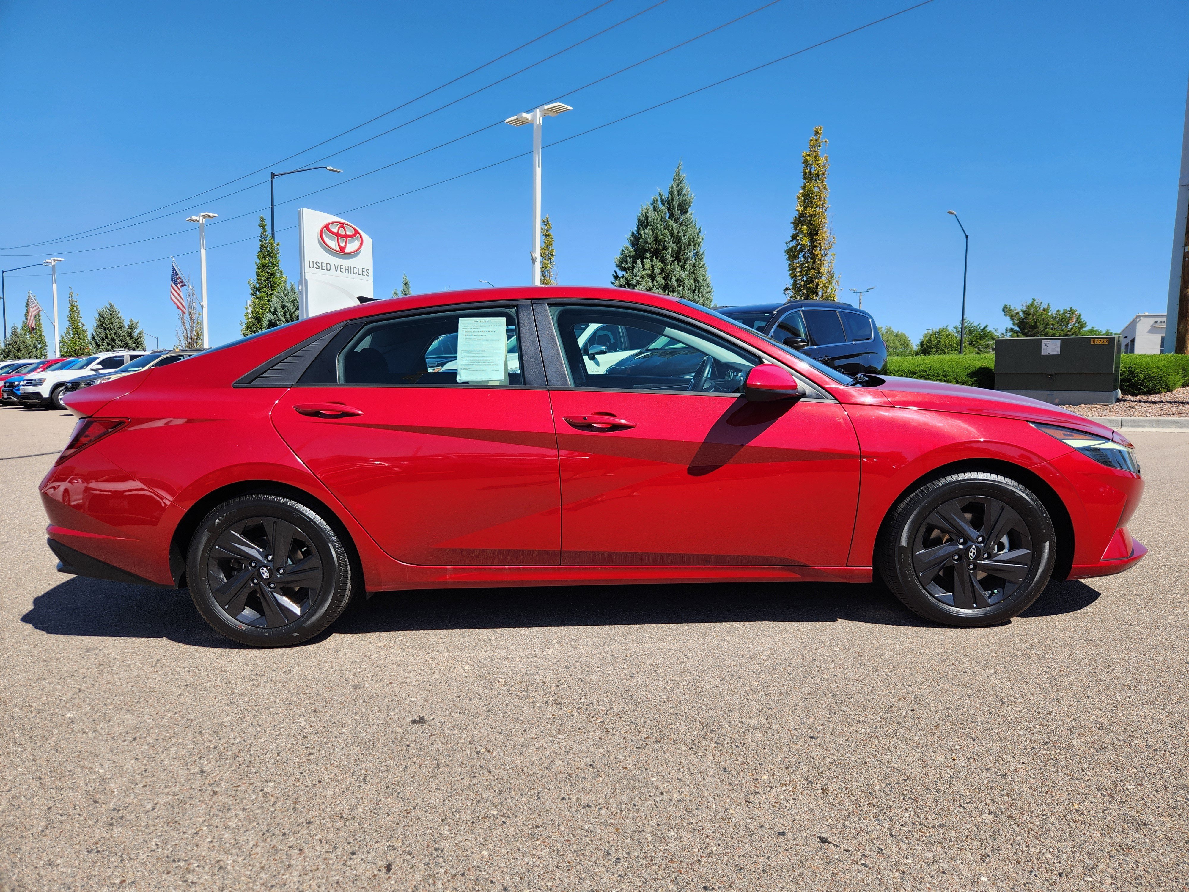 Used 2021 Hyundai Elantra SEL w/ Convenience Package FWD image 2