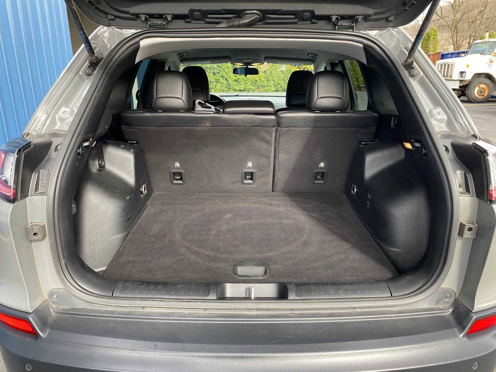 Used 2020 Jeep Cherokee Latitude Plus w/ Cold Weather Group image 38