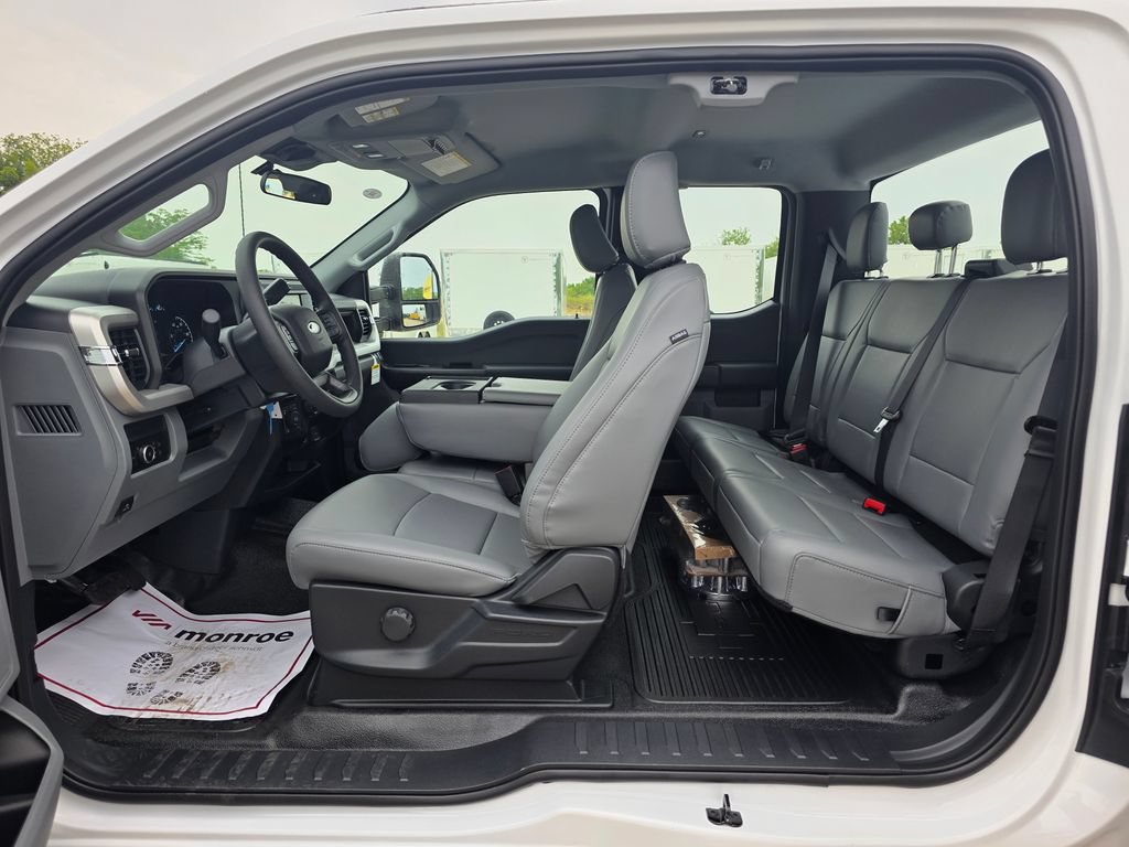 New 2026 Ford F350 XL w/ XL Chrome Package AWD/4WD image 19