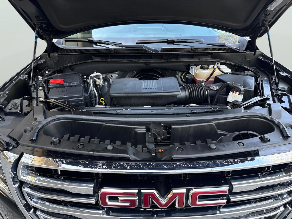 Used 2024 GMC Yukon SLT AWD/4WD image 16