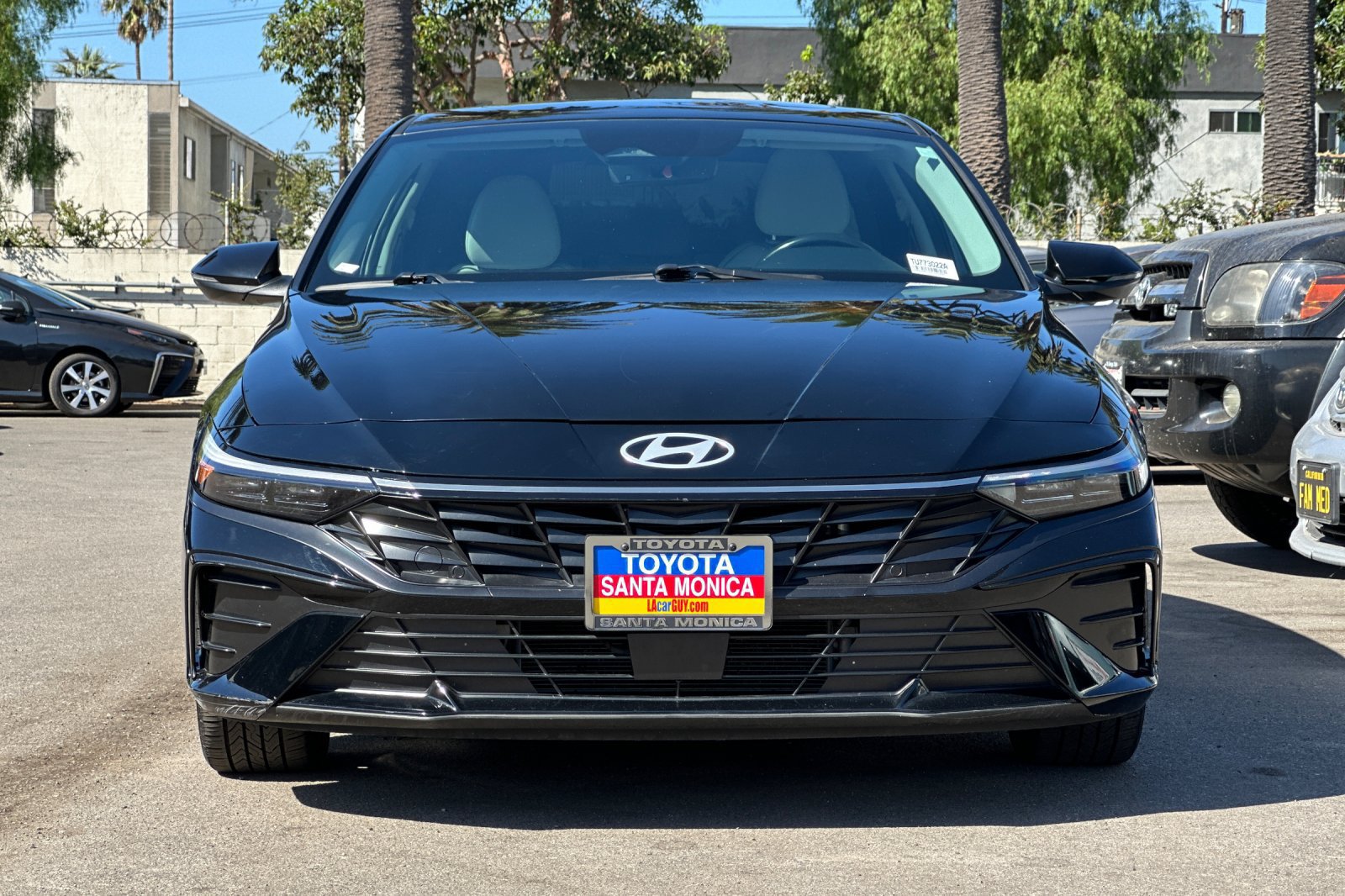 Used 2025 Hyundai Elantra Limited w/ Cargo Package FWD image 8