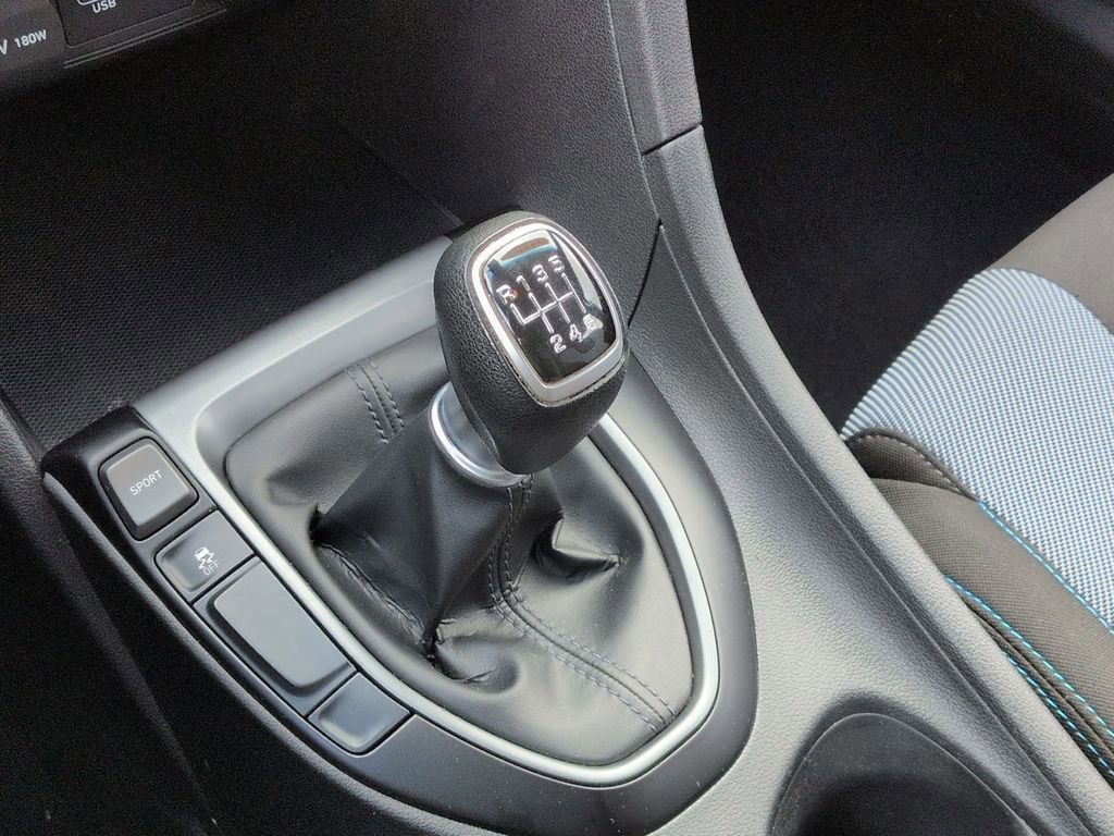 Used 2020 Hyundai Veloster 2.0 image 13