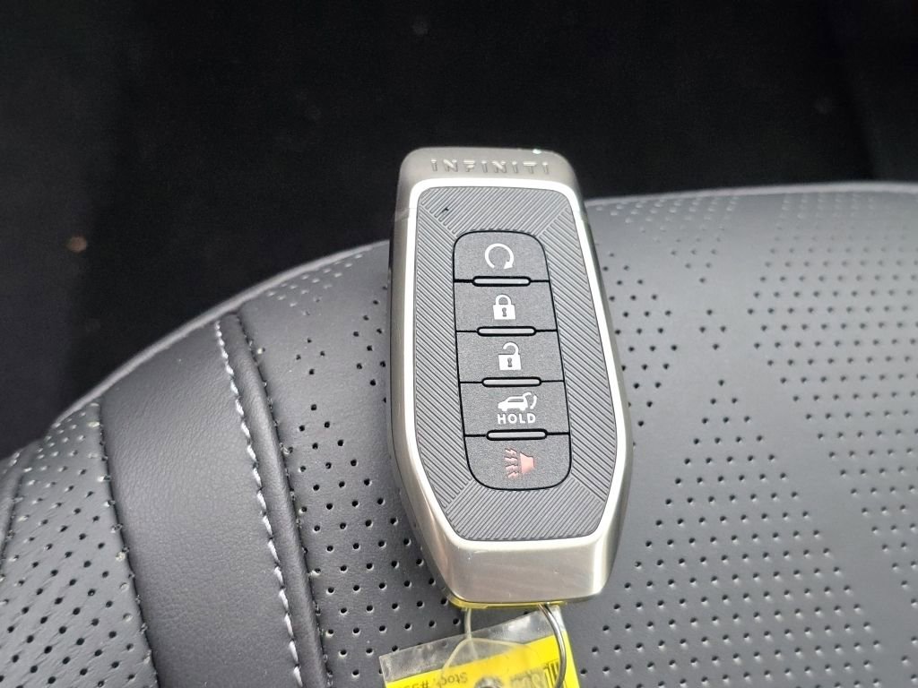 New 2025 INFINITI QX80 Sensory image 37