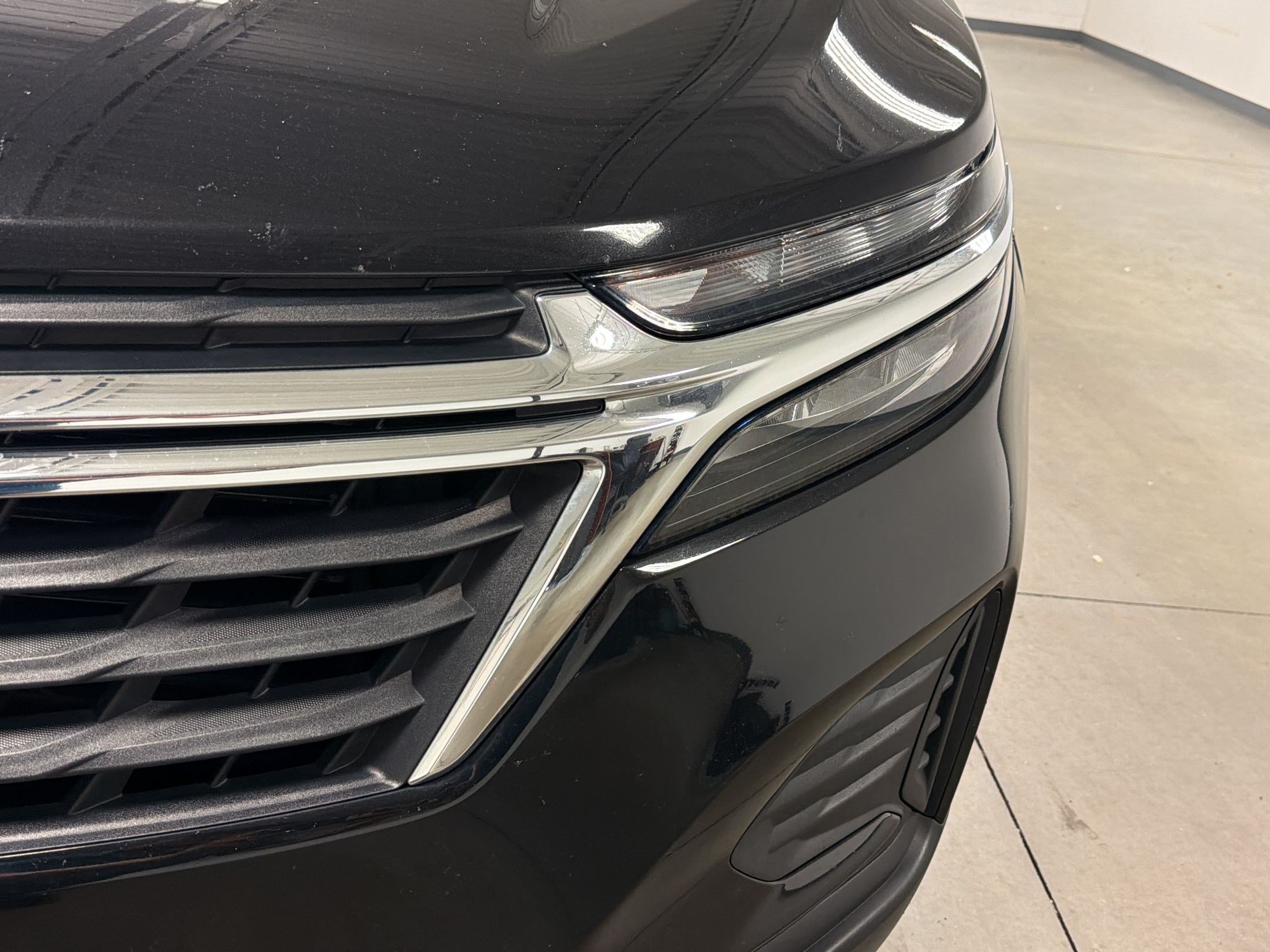 Used 2023 Chevrolet Equinox LS FWD image 11