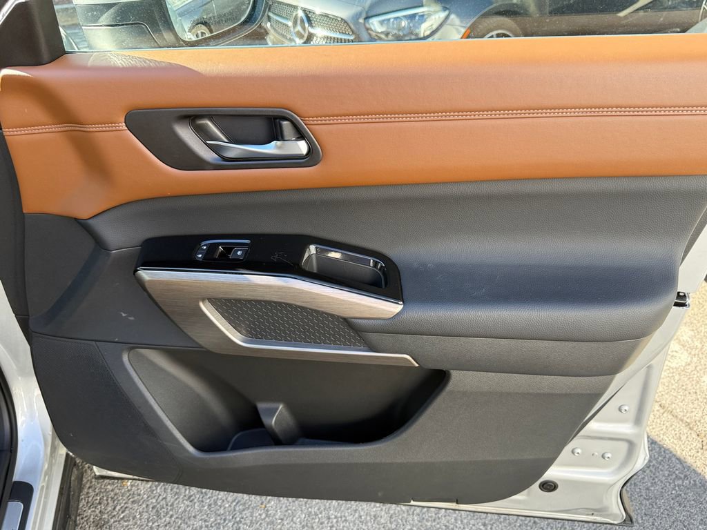 Used 2024 Nissan Pathfinder Platinum w/ Cargo Package AWD/4WD image 28