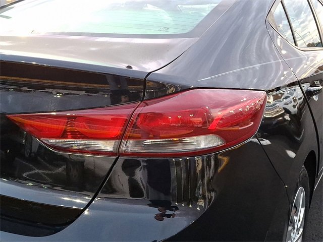 Used 2017 Hyundai Elantra SE w/ Cargo Package image 16