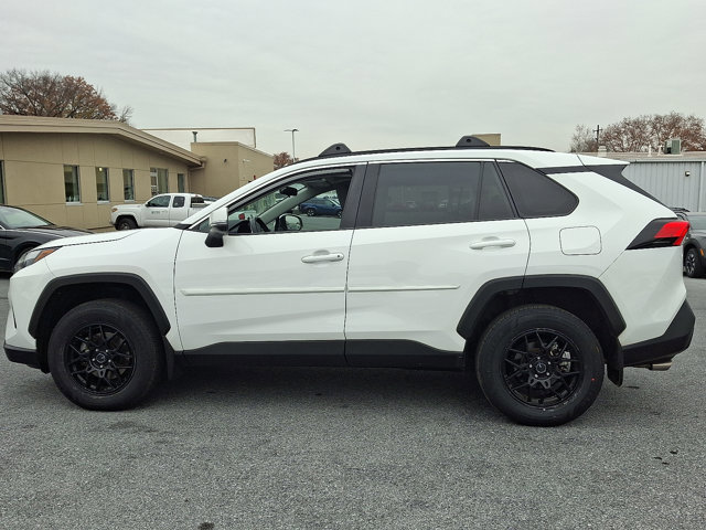 Used 2022 Toyota RAV4 XLE image 7