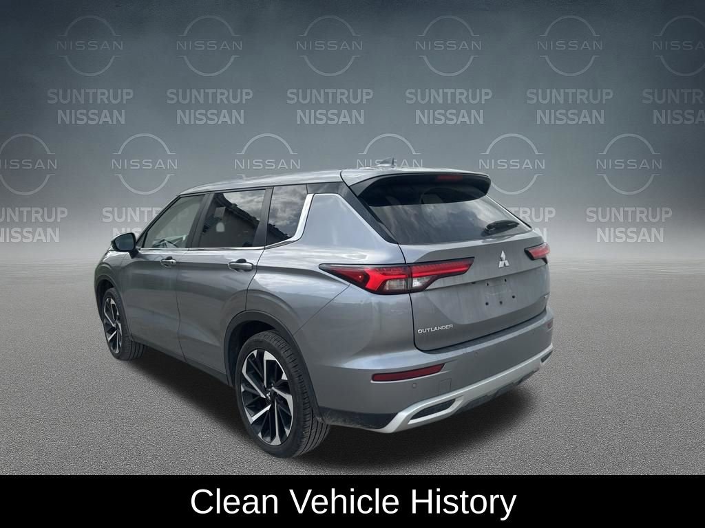 Used 2024 Mitsubishi Outlander SE image 3