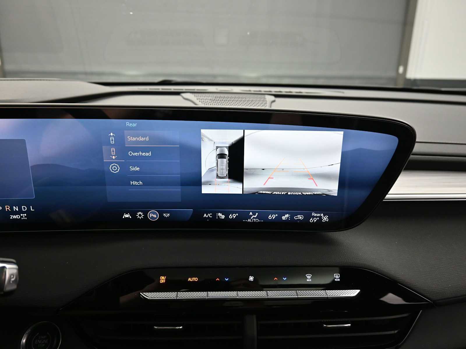 Used 2025 Buick Enclave Preferred w/ Power Package image 17