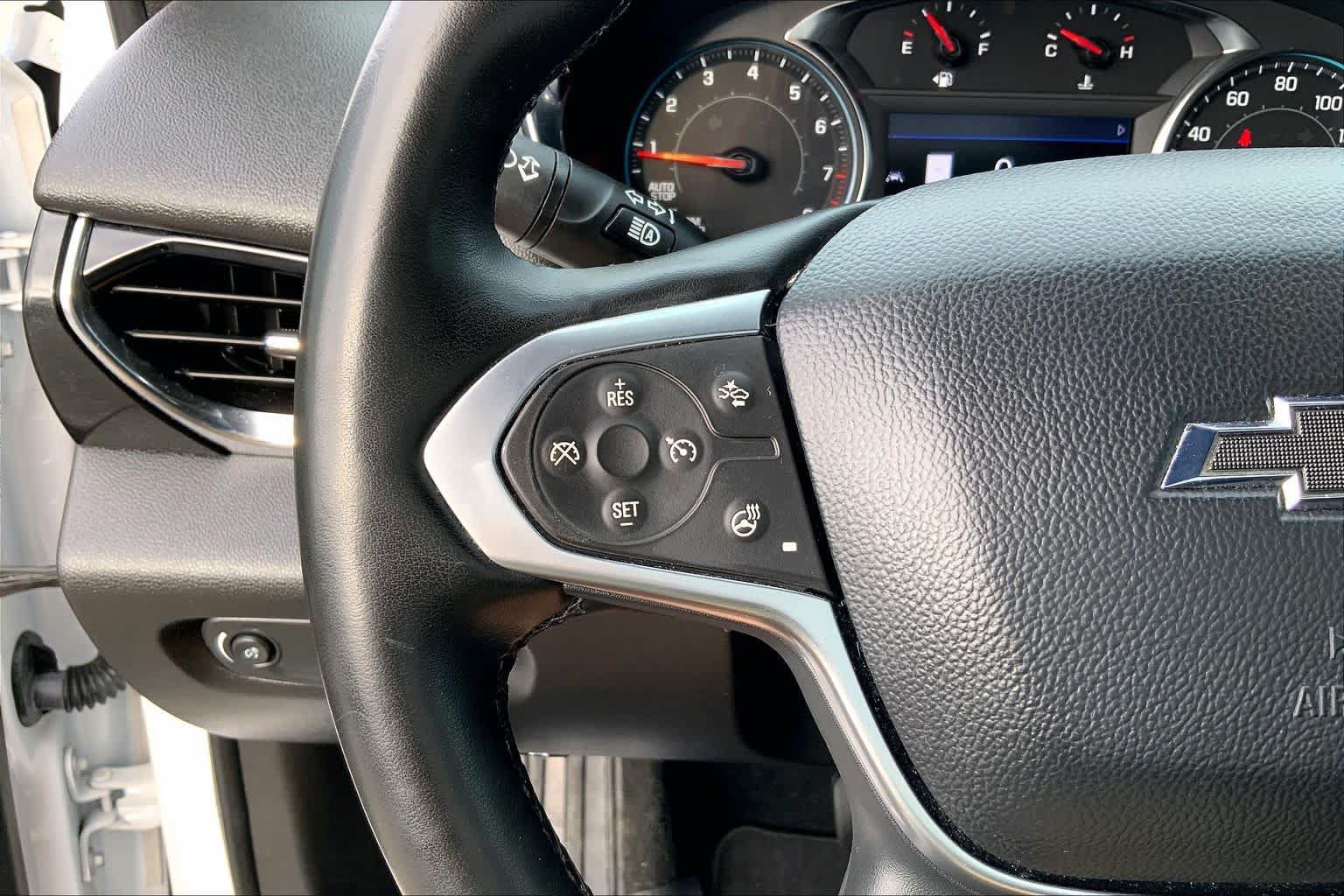 Used 2023 Chevrolet Traverse RS FWD image 23