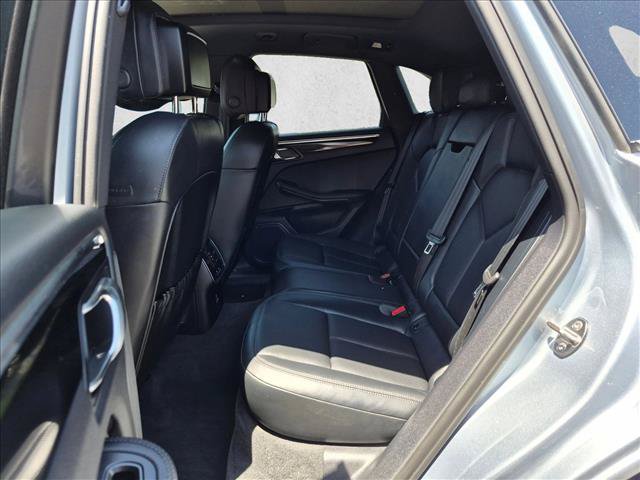Used 2023 Porsche Macan AWD/4WD image 16