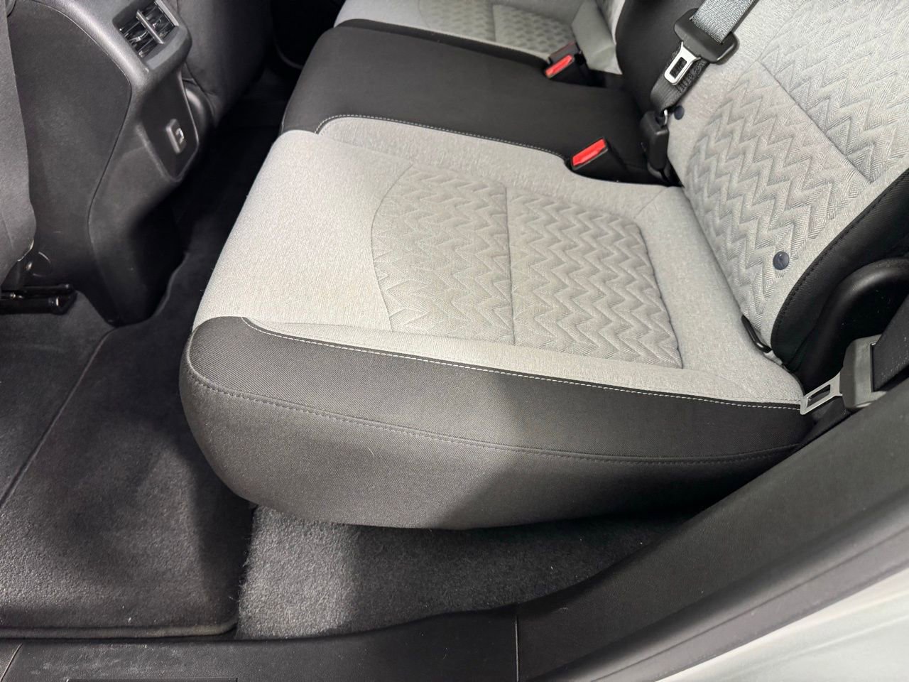 Used 2022 Chevrolet Equinox LS image 25