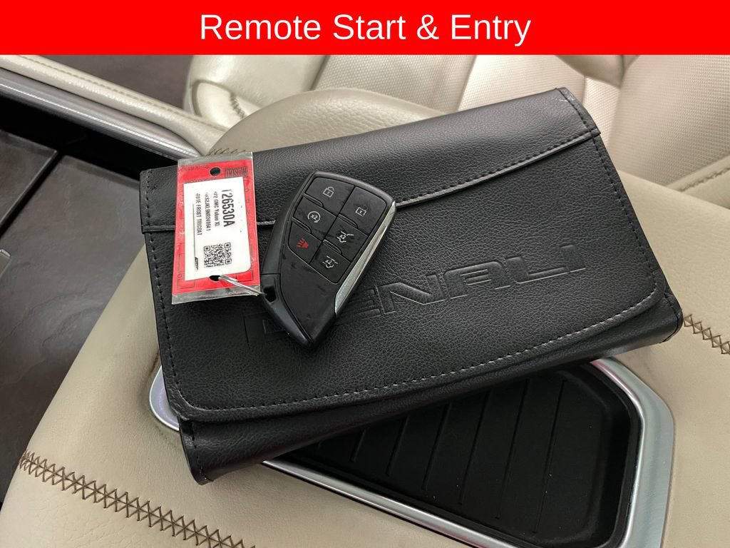 Used 2022 GMC Yukon XL Denali w/ Denali Premium Package AWD/4WD image 8
