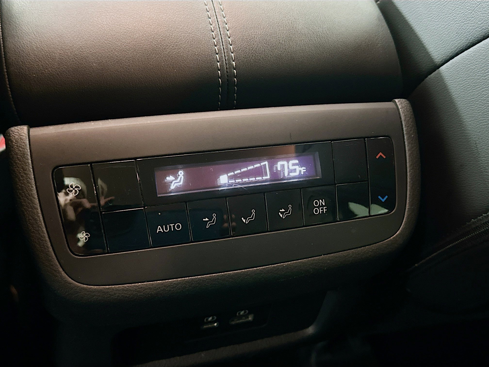 Used 2025 Nissan Pathfinder SL image 28