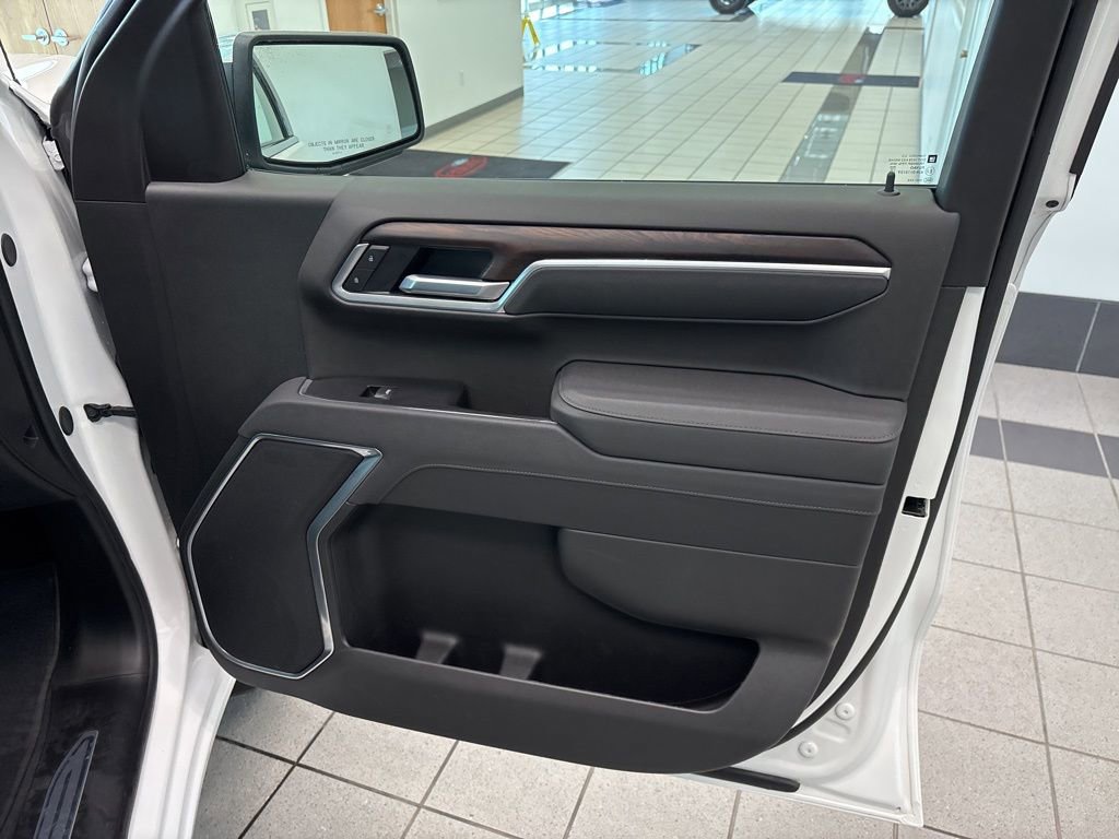 Used 2026 GMC Sierra 1500 SLT image 17