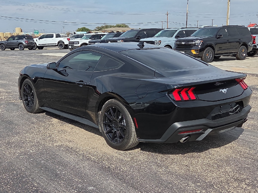 Used 2026 Ford Mustang Coupe RWD image 3