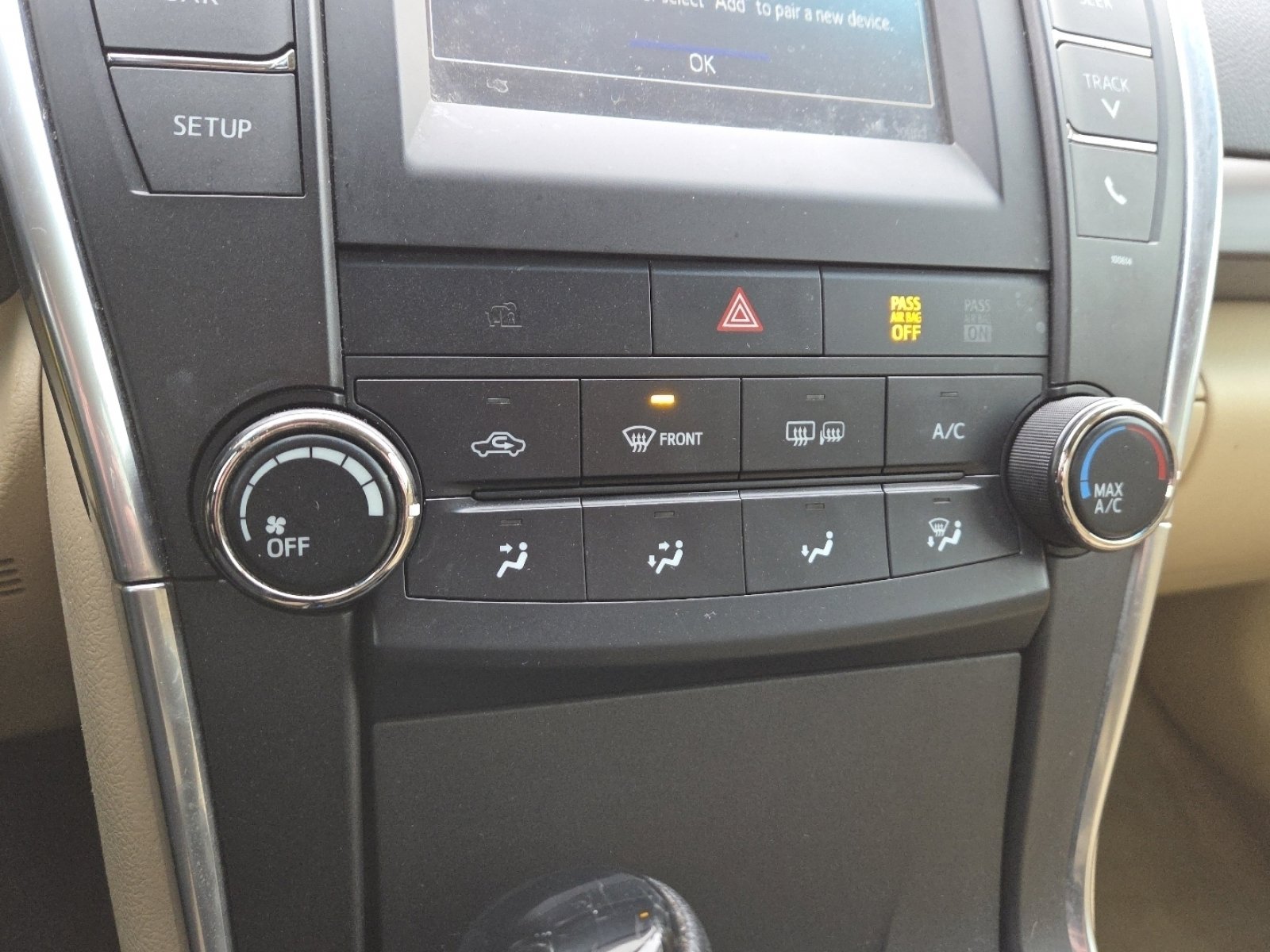 Used 2016 Toyota Camry LE image 28