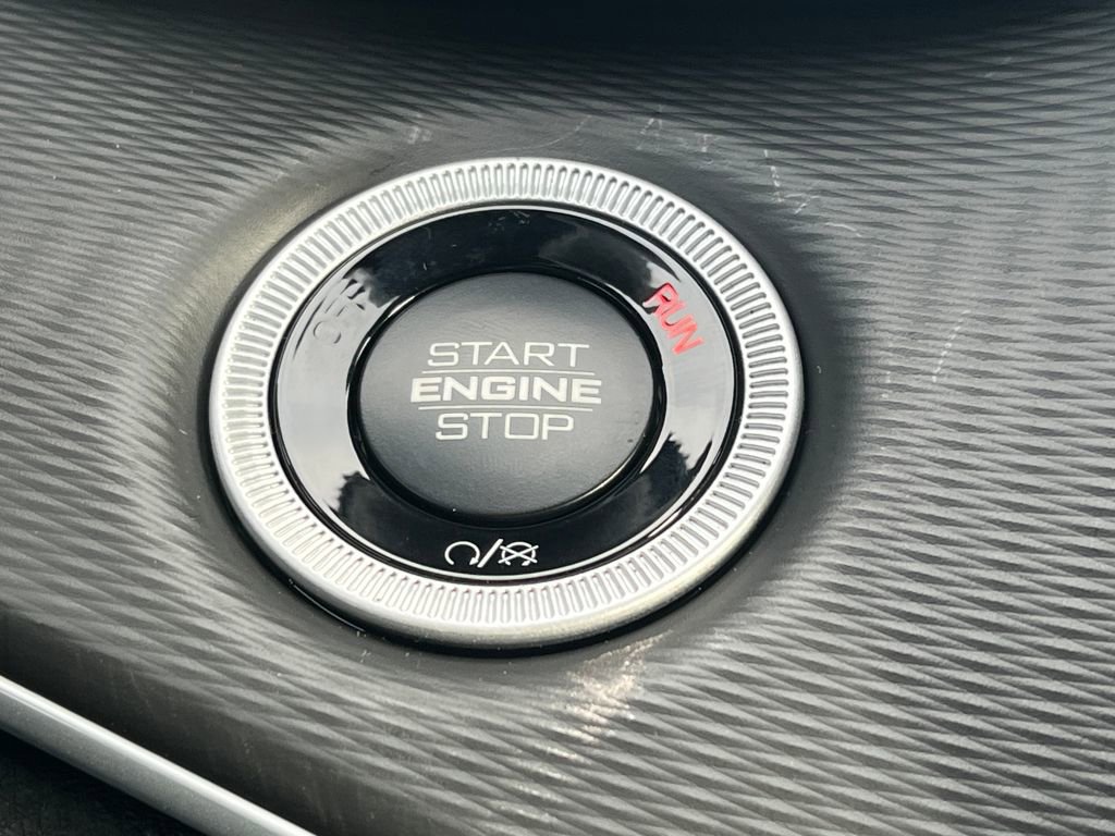 New 2025 Jeep Grand Cherokee Laredo X w/ Luxury Tech Group I image 9