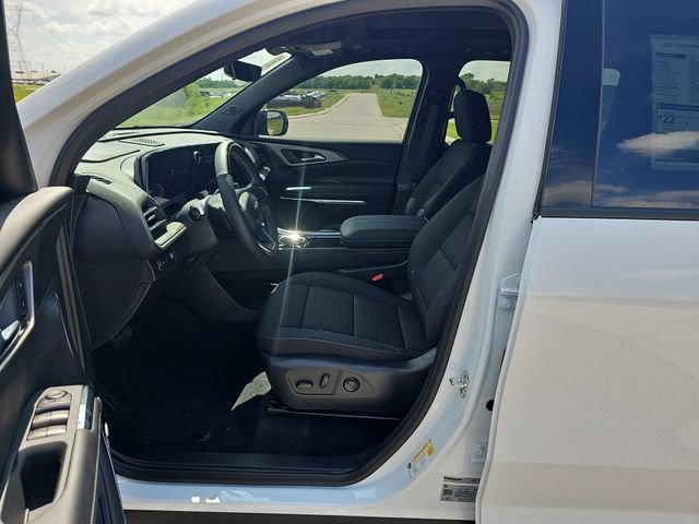 New 2026 Chevrolet Traverse LT w/ Enhanced Driving Package FWD image 19